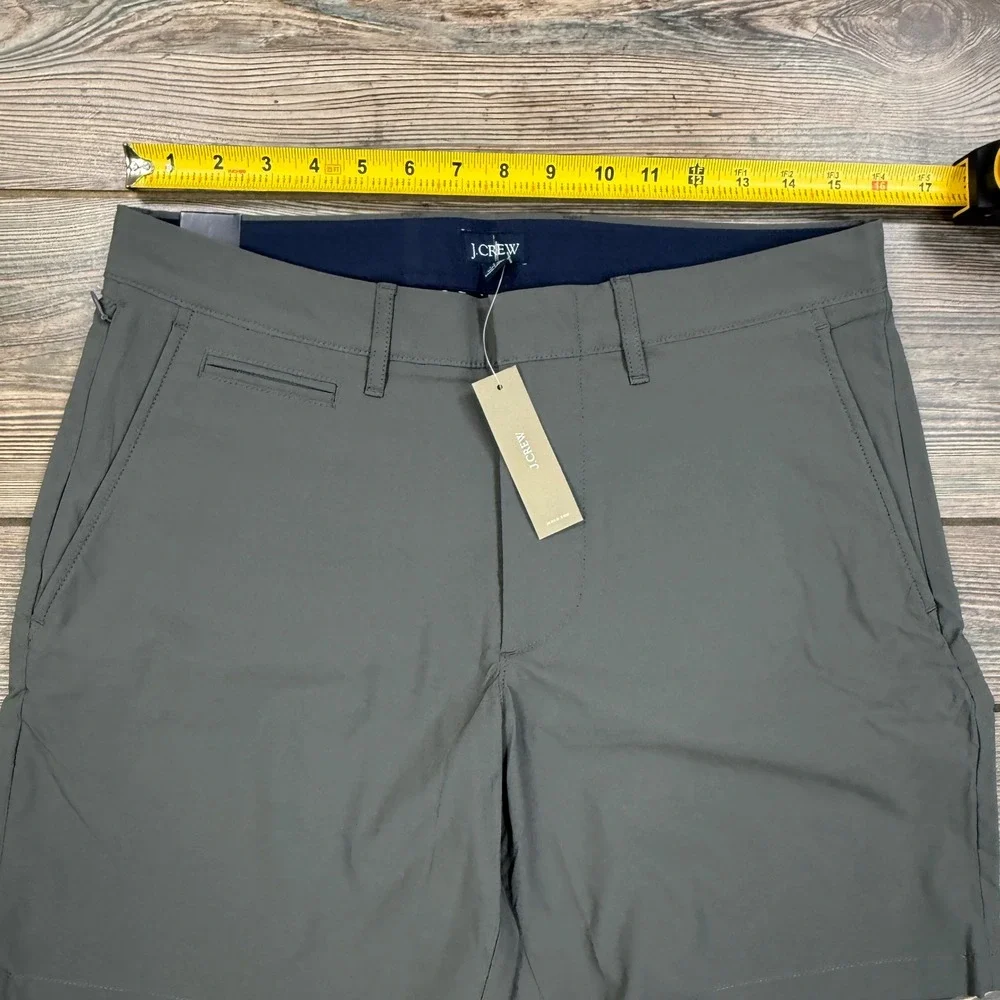 J.Crew Mens Size 31 Tech Short Grey Green 7" Inseam Water Resistant UPF 50+ New - Picture 3 of 9